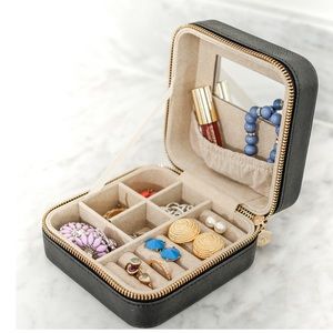 Hives & Honey Macy Jewelry Case Black NWT